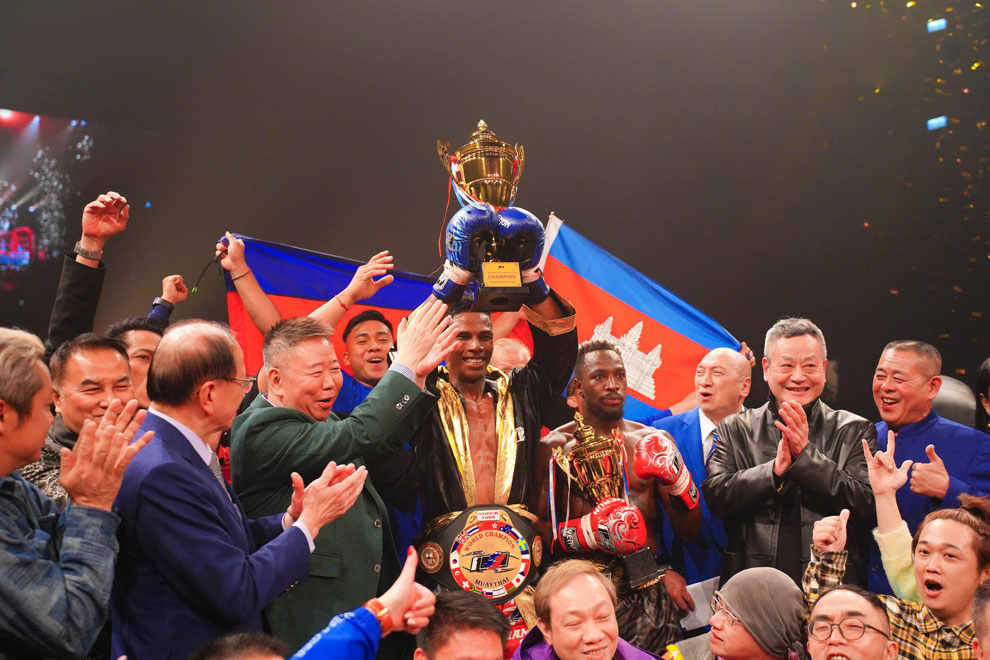 Sport & Kun Khmer : Chhoeung Lvay remporte le titre mondial du Super-4 ...