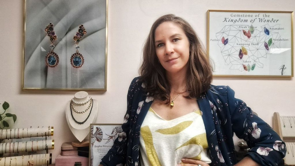 Cette semaine, Henry Henderson d'EuroCham s'est entretenu avec la Française Alice Varini, fondatrice et PDG d'Alice Varini Jewellery, pour discuter de son parcours, allant de sa collaboration avec de grandes maisons de joaillerie en France à la construction d'une présence créative et entrepreneuriale durable au Cambodge.