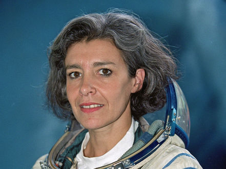 To mark the visit to Cambodia of Claudie Haigneré, the first French and European woman to walk in space, the Institut de Technologie du Cambodge is delighted to be organising a major conference entitled ‘Women of Power and Women of Action: Reflections on the Role of Women in a Changing World’. The event will be held on Tuesday 30 September at 8.30 am, in French and Khmer.