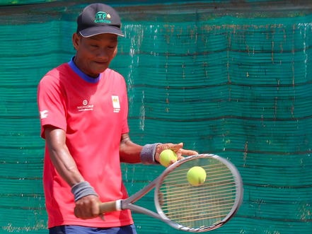 Yi Sarun, a towering figure in Cambodian tennis whose name became synonymous with the sport’s resilience and revival, has died at the age of 81 after a long illness on December 19, 2025. Born in 1945 into a humble family, Sarun rose to become one of Cambodia’s greatest tennis players, survived the brutal Khmer Rouge era, and later dedicated his life to passing on his passion to younger generations.