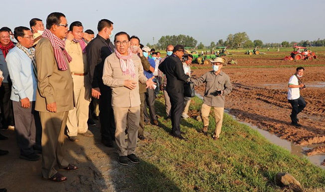Le Premier ministre rend visite aux agriculteurs