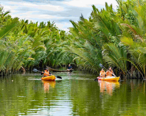 Séance de canoë-kayak sur la rivière de Kampot