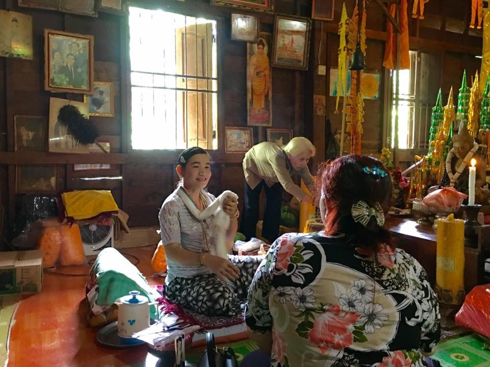 Les Cambodgiens ont toujours été attirés par les cartomanciens, géomanciens et médiums en tous genres