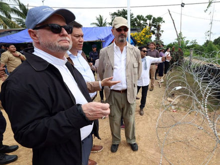 Le conflit entre le Cambodge et la Thaïlande reste un théâtre d’inquiétude diplomatique. Lors d'une conférence de presse qui s'est déroulée samedi dernier, Son Excellence Nong Sakal, porte-parole du ministère des Affaires étrangères et de la Coopération internationale (MFAIC), a dressé un tableau précis et préoccupant : des diplomates et représentants des Nations Unies, témoins directs sur le terrain, confirment des violations répétées des engagements de cessez-le-feu imputables aux forces thaïlandaises