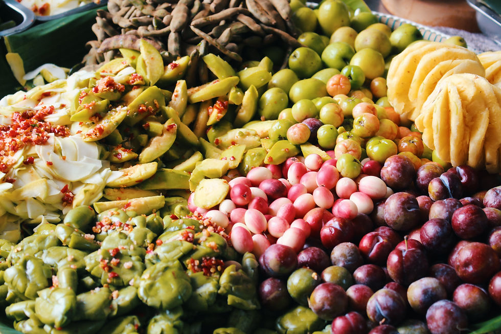 Les fruits au piment, spécialité de rue au Cambodge