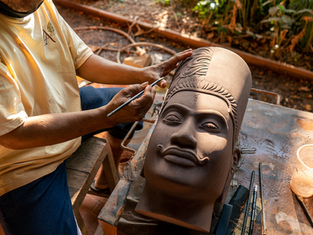 Born in 1992 in the heart of a Cambodia in reconstruction, Artisans Angkor has established itself as the guardian of traditional Khmer know-how. Under the impetus of Kay Lot and Kean Kim Leang, it is reinventing itself today as a bold creative house, blending ancestral heritage, contemporary design, and immersive experiences at the Living Art Village in Siem Reap.