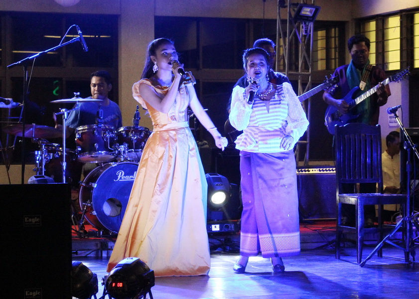 interprétation de la chanson thème du festival, créée par Kmeng Khmer et The Khmer Magic Music Bus