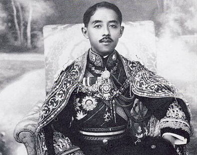 In the current turmoil engulfing the border between Thailand and Cambodia, one name stands out, both a symbol of military history and a figure of strategy: Chakrabongse Bhuvanath. However, behind this name that resonates throughout the ranks of the army, there is no living general at the head of the army, but rather a prince from the past who has become a military icon whose ‘Chakrabongse Bhuvanath plan’ still guides Bangkok's iron fist in the face of border tensions.