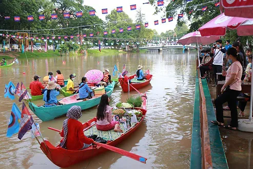 Marché flottant à Siem Reap. Photo AKP