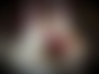 Phnom Penh, 14 février 2026 – Imaginez Sothea et Julien, un couple mixte où elle, Cambodgienne pure souche née à Siem Reap, infuse la douceur khmère, et lui, Français bordelais expatrié pour l'amour.