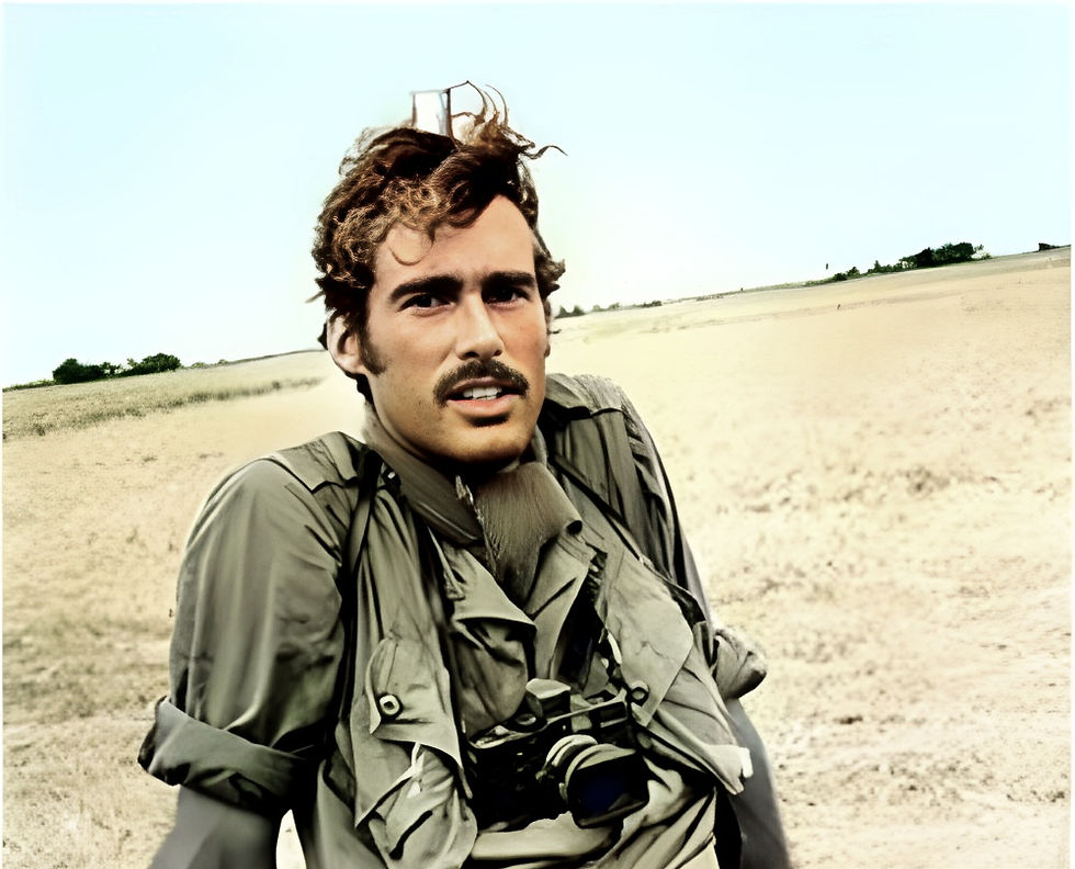 The name Sean Flynn immediately conjures up a double legend: son of the legendary actor Errol Flynn, hero of the adventure films of Hollywood's golden age, and intrepid photojournalist who mysteriously disappeared in the middle of the fighting in Vietnam. His story, a blend of glamour, action, bravery and tragic disappearance, still fascinates journalists, historians and adventure enthusiasts today.