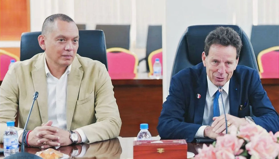 Soreasmey Ke Bin and Geoffroy Roux de Bézieux, respectively Representative for the Asia-Pacific region and President of the Alliance des Patronats Francophones