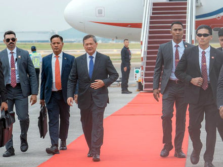 After five days of devastating violence, which left dozens dead and displaced hundreds of thousands of people along the 800 km border, Thailand and Cambodia agreed to an ‘immediate and unconditional’ ceasefire starting at midnight yesterday.