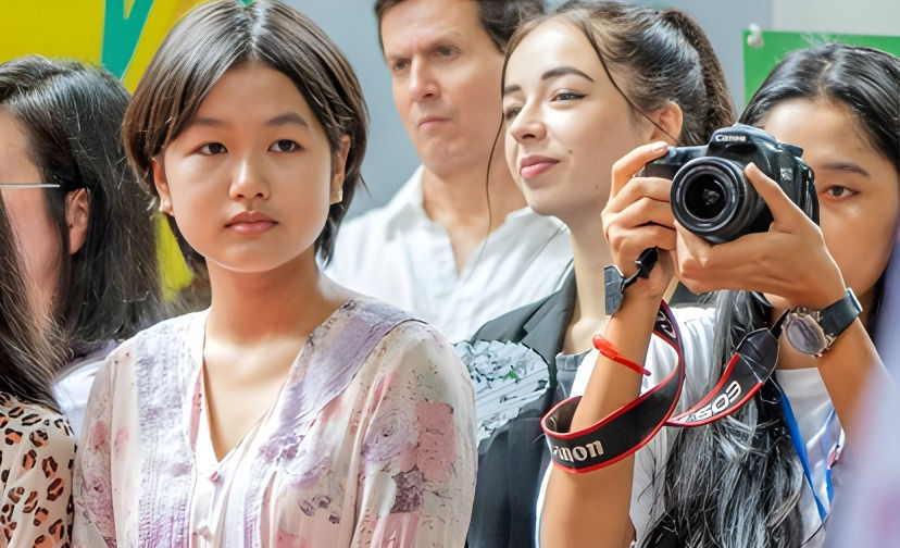 Rarely has a day so embodied the spirit of solidarity, exchange and innovation at the heart of the Franco-Cambodian community. On 11 October 2025, the Institut français du Cambodge will open its doors to the 12ᵉ edition of the Journée du Volontariat Français (JVF), orchestrated by France Volontaires Cambodge. This 2025 edition puts the spotlight on the contribution of international exchange and solidarity volunteering to major environmental challenges, in deep resonance with the Sustainable Development Goals (SDGs).