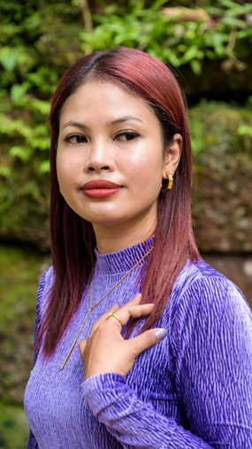 Ce devait être un intérim, le temps de passer la pandémie. Six ans plus tard, Chantrea Thorn dirige Ammo Jewellery. L'entreprise sociale de Siem Reap est désormais détenue et gérée par des Khmers. Elle continue de transformer des douilles en bijoux, avec une signature de plus en plus cambodgienne.