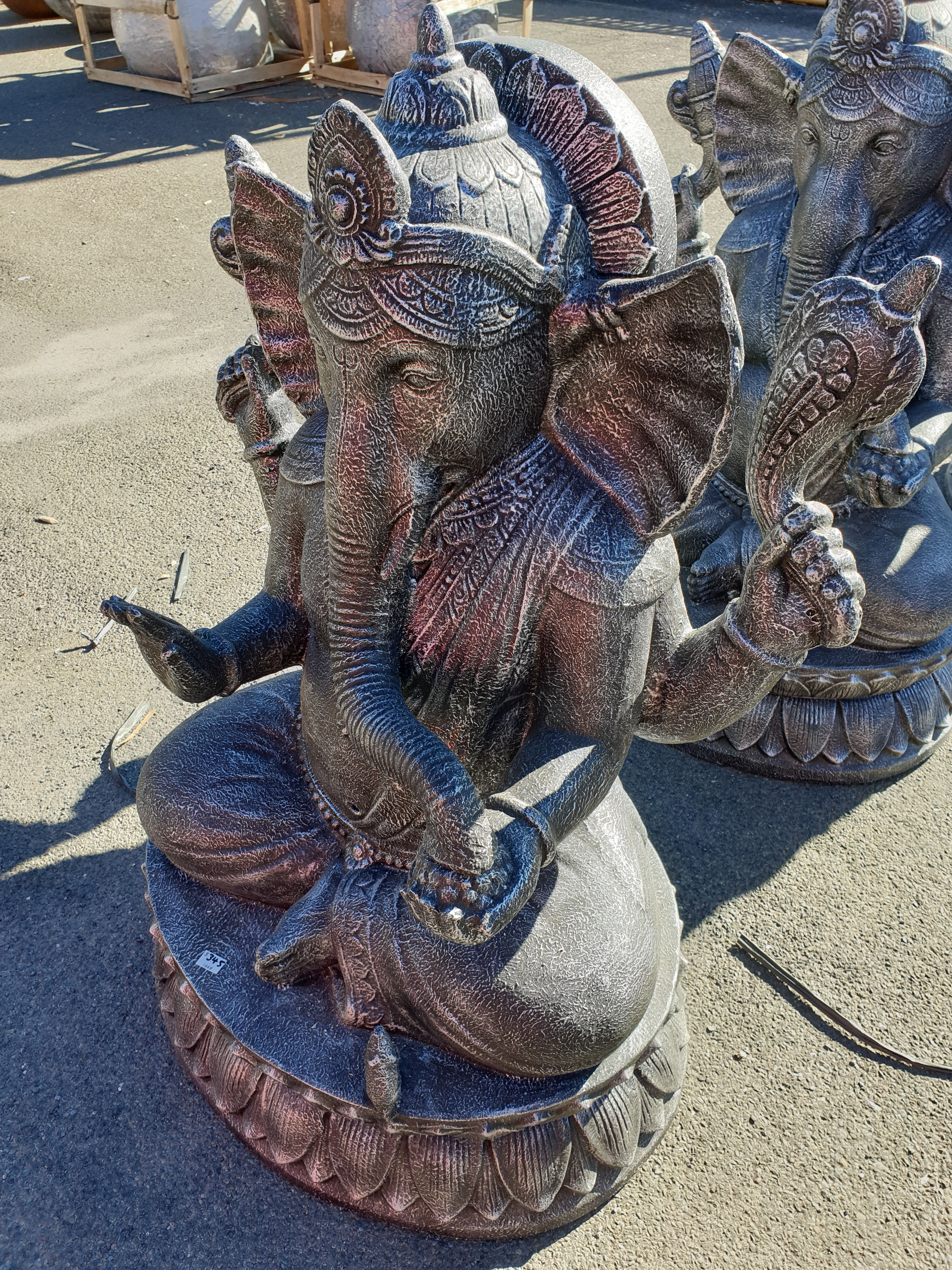 Sitting Ganesha with mouse