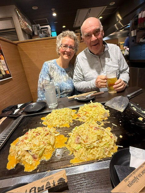 As a bonus for our trip, we were able to meet up with Lynn and Murray. Okonomiyaki at Ajinoya was delicious!