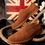 Miniature : Chaussures talons wing tip Suède, livraison gratuite.