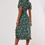 Miniature : robe mi-longue blanche à fleurs effet froncé

LIVRAISON GRATUITE 