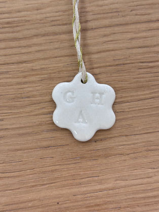 Pendentif en porcelaine