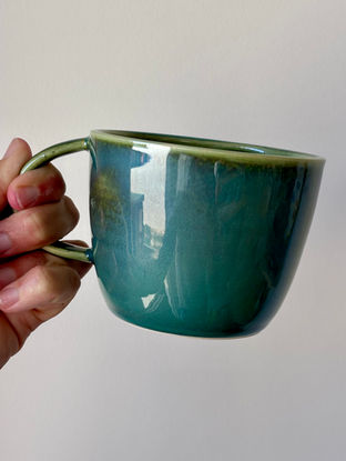 Tasse à thé avec anse en grès émaillé