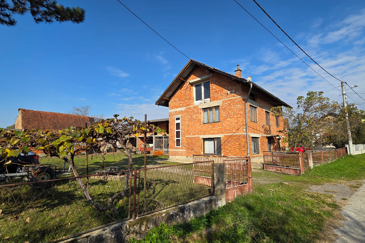 Zagreb, Odranski Obrež, kuća 220m2, okućnica 2820 m2