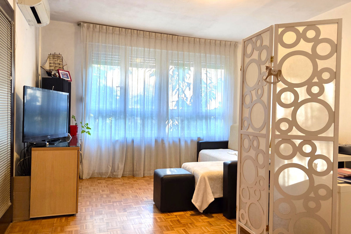 Zagreb, Dugave, Domaćinovićeva, stan 72 m2, trosoban