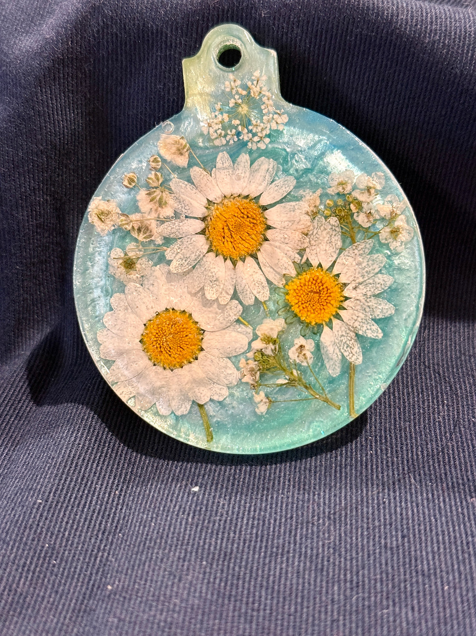 Thumbnail: Pressed Flower Resin Ornament