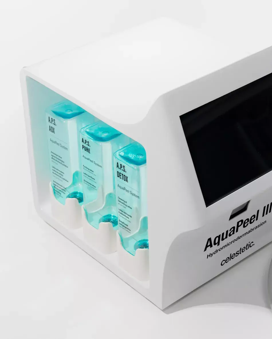 Celestetic Aquapeel III apparaat voor professionele hydrodermabrasie bij Skiniek