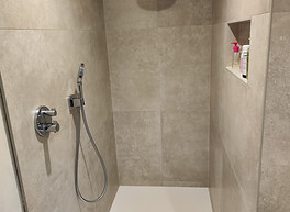 Badkamer 80x80 keramisch beige Nieuwkerken