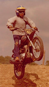 Avoca 1977 Me on the Hoinda.jpg