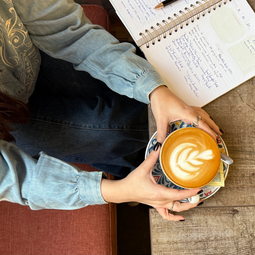 Bienvenida a este espacio: el punto de partida para reconectar con cómo quieres vivir y liderar tu negocio