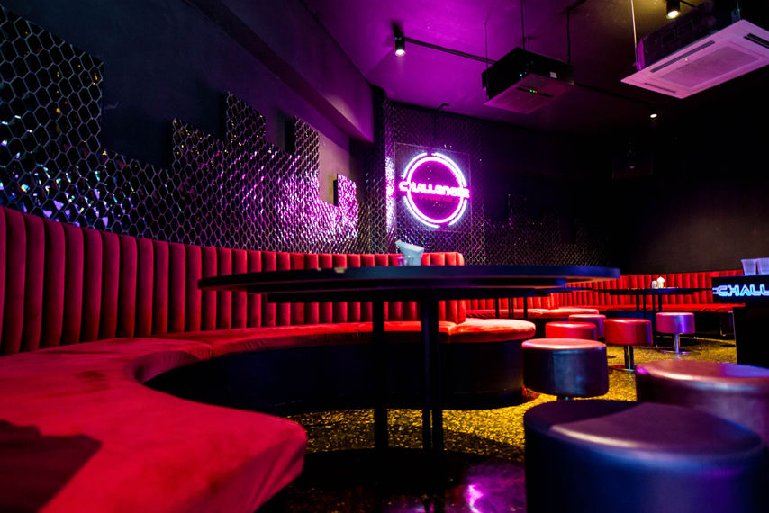 challenger hitz bar interior design & renovation 