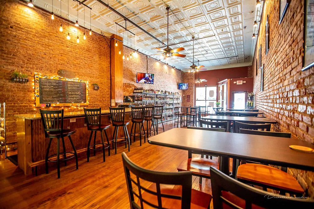 interior of brews on main in anderson