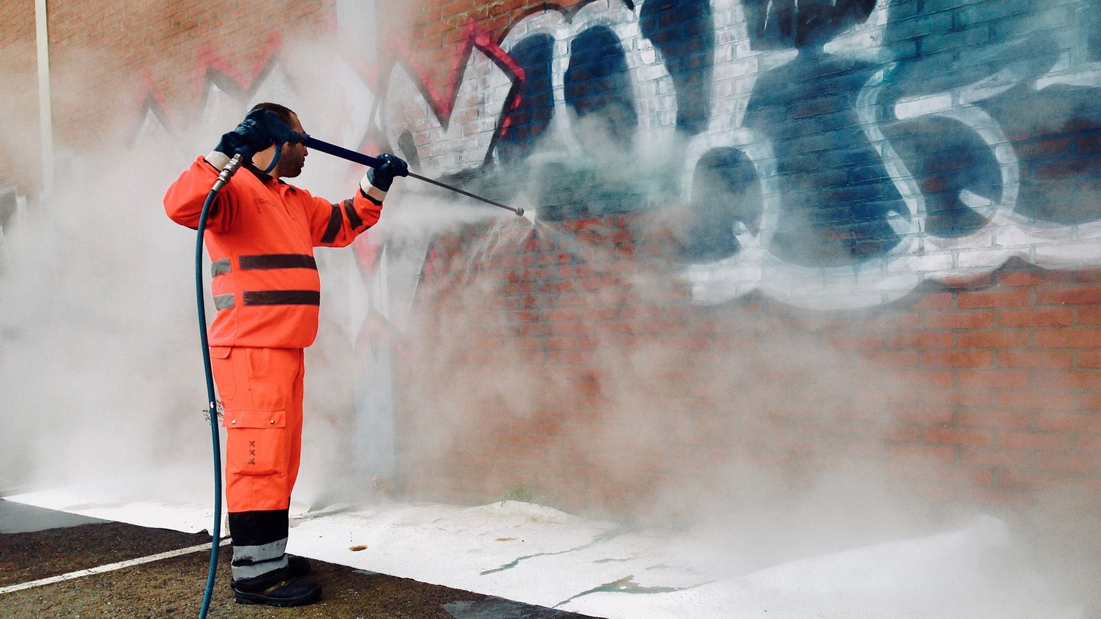 graffiti-cleaning3.jpg