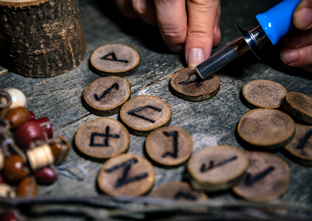 How to Draw Runes Properly So They Work | RunicHub