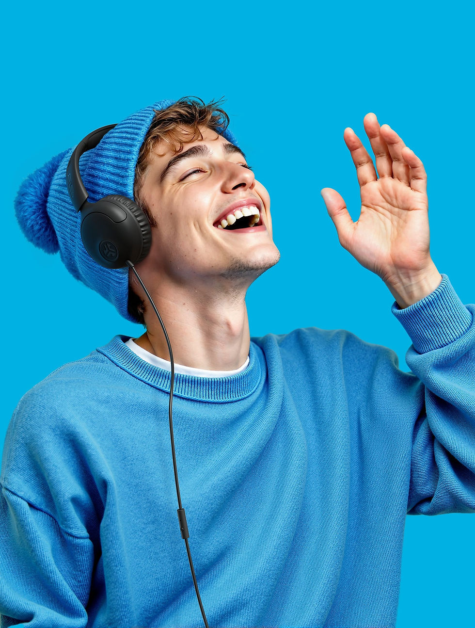 CGI product render of a headset highlighting matte and metallic finishes