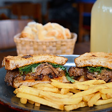 Emparedado de brisket.jpg