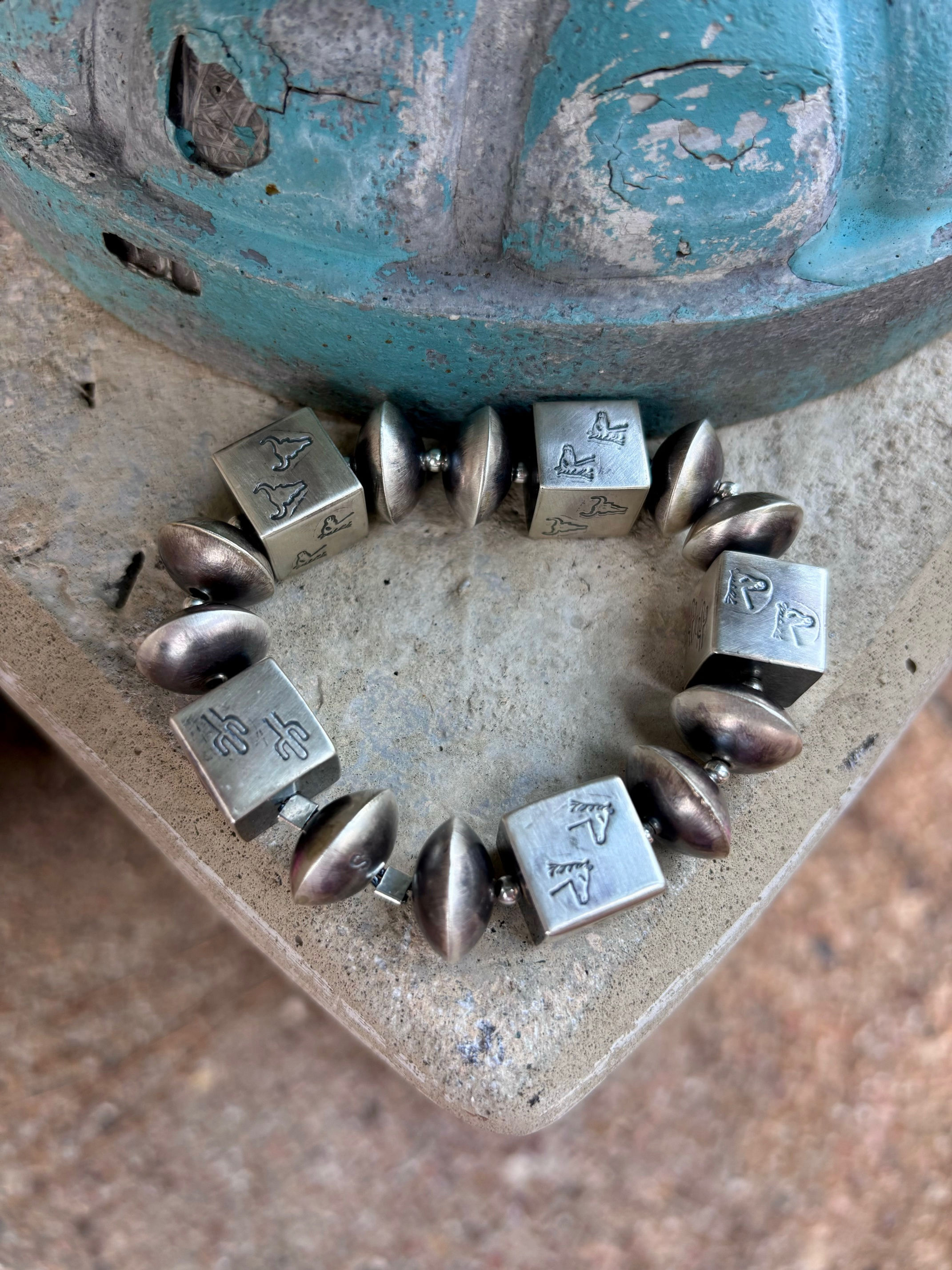 Box and Saucer Beads Stretch Bracelet