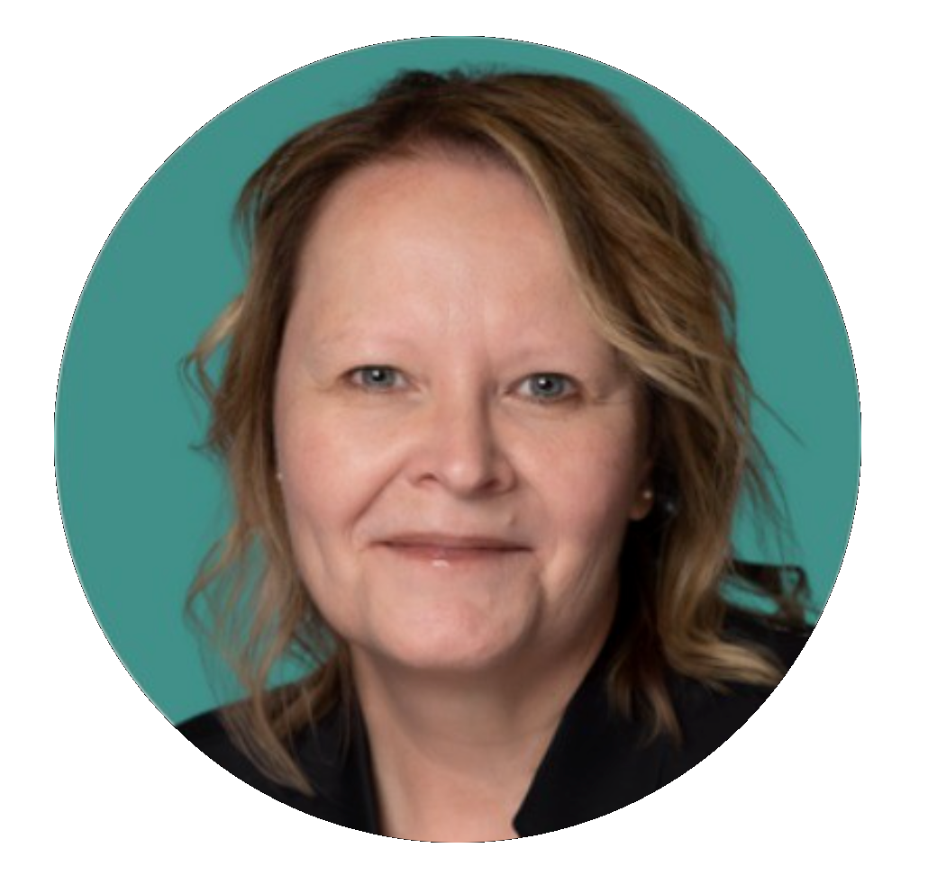 lynn roberts headshot.png