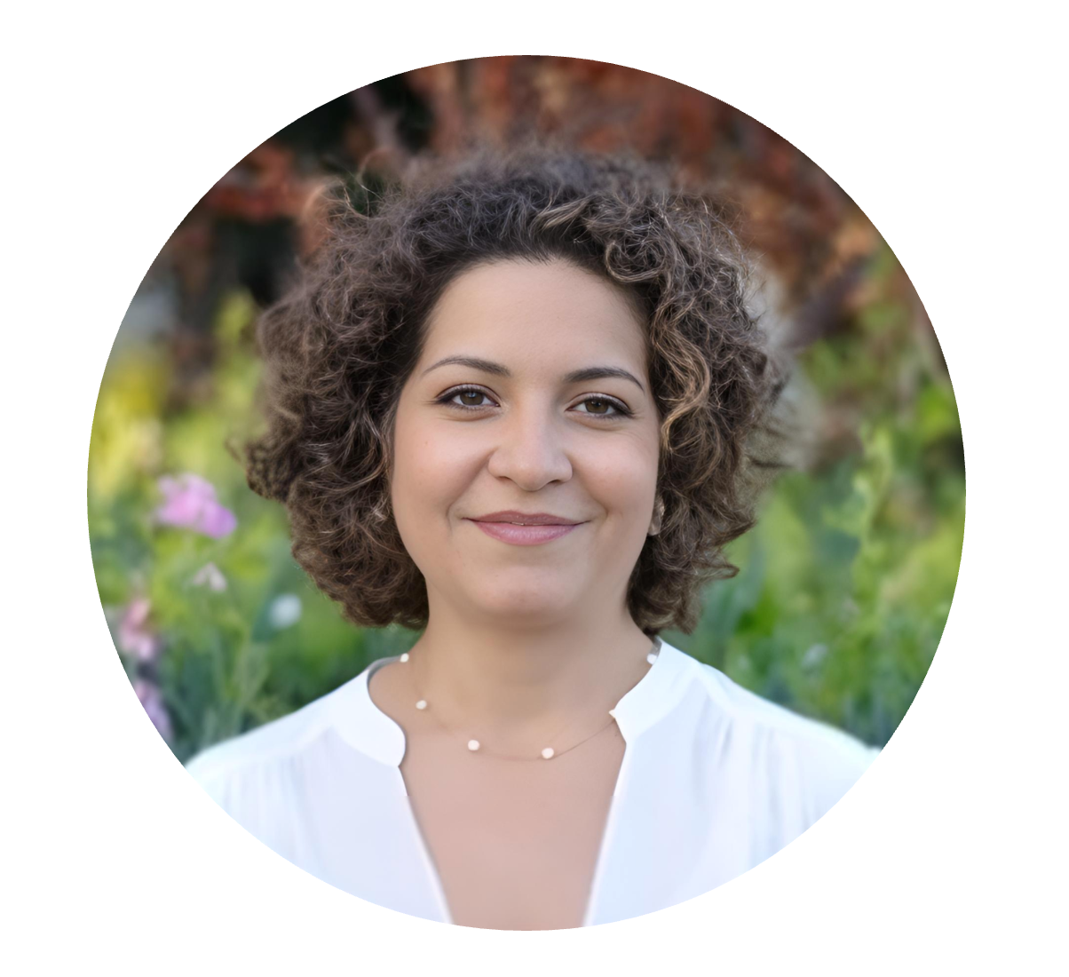 naz moeini headshot.png