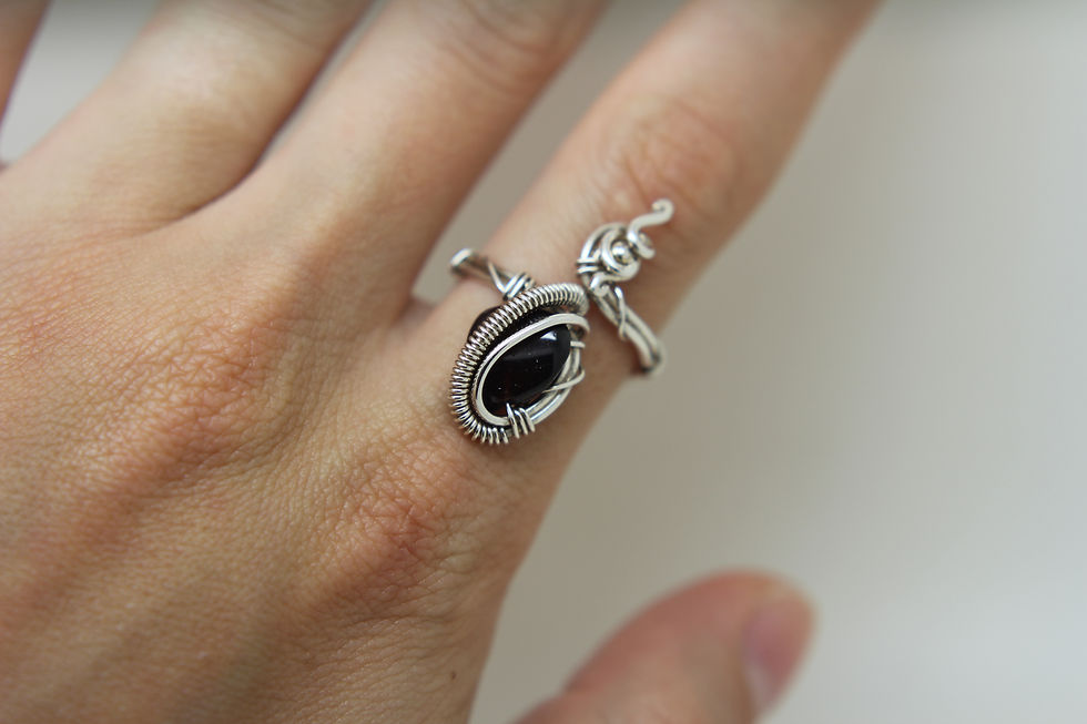 Thumbnail: Garnet Sterling Silver Ring "Olivia"