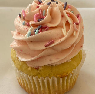 GF Strawberry Lemonade Cupcake