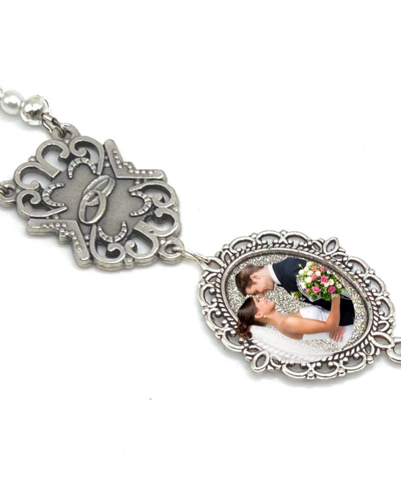 Thumbnail: Personalized Wedding Photo Car Chaplet