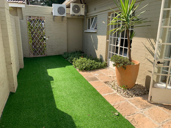 bedroom courtyard