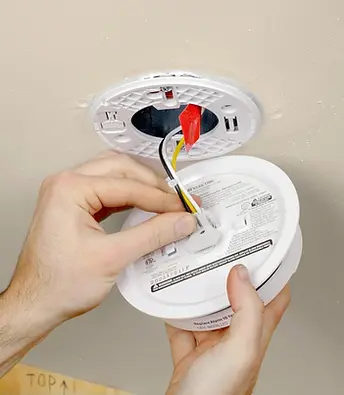 How-To-Install-a-Hard-Wired-Smoke-Detector_FHMVS23_MF_10_31_InstallSmokeAlarm_4-SS-Edit.we