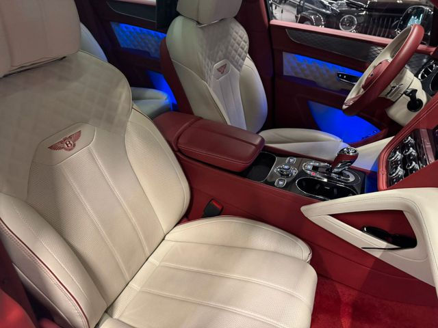 Thumbnail: Bentley BENTAYGA AZURE