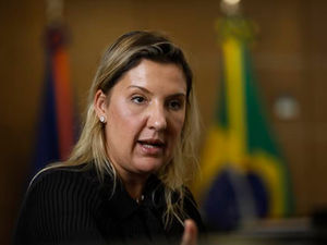 Daniella Marques, braço direito de Flávio Bolsonaro, integrou conselho de banco investigado por suspeitas de fraude