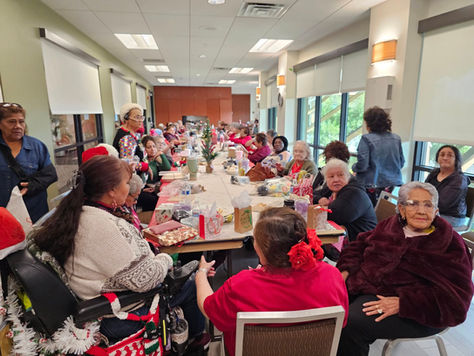 El día de ayer celebramos la Posada Navideña en el Senor Center de Fontana CA