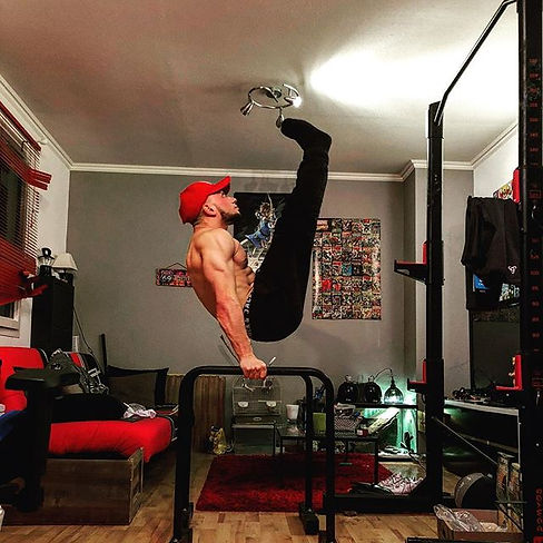 I have to work my flexibility 😪😄🙌 💥__#calisthenics#streetworkout#vsit#lsit#handstands#